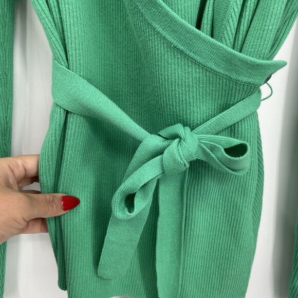 Cabi  Woman's Wrap Front‎ Sweater  Size Medium Green - Picture 4 of 9